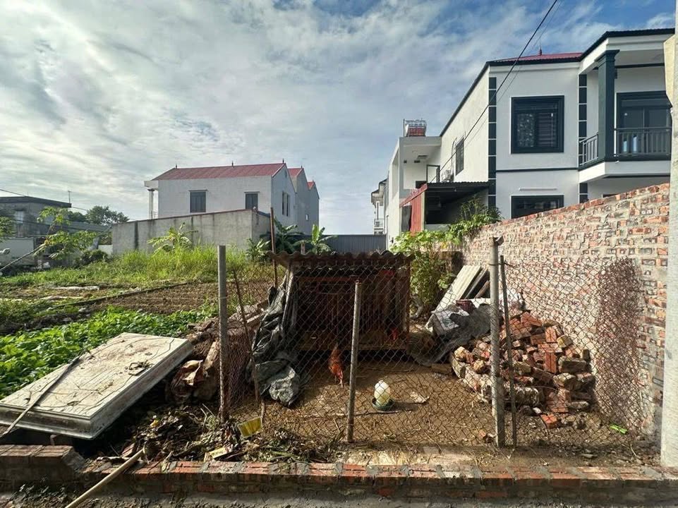 Nhà bán gấp Hiền Ninh, Sóc Sơn 113m² giá 3.15 tỷ - Đầu tư sinh lời!