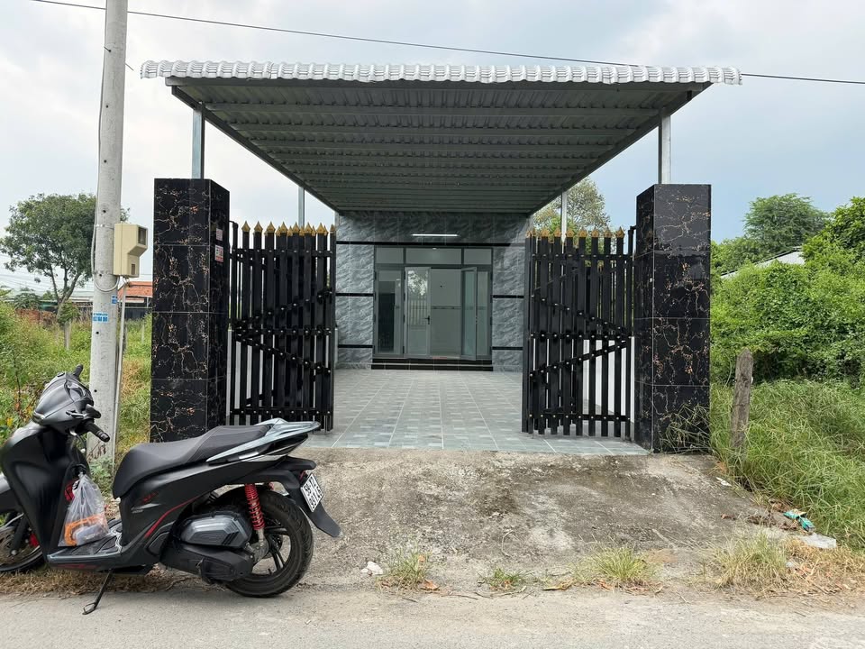 Nhà mới Tân Thạnh Đông 120m² giá 2.9 tỷ - Sẵn sàng đón Tết!