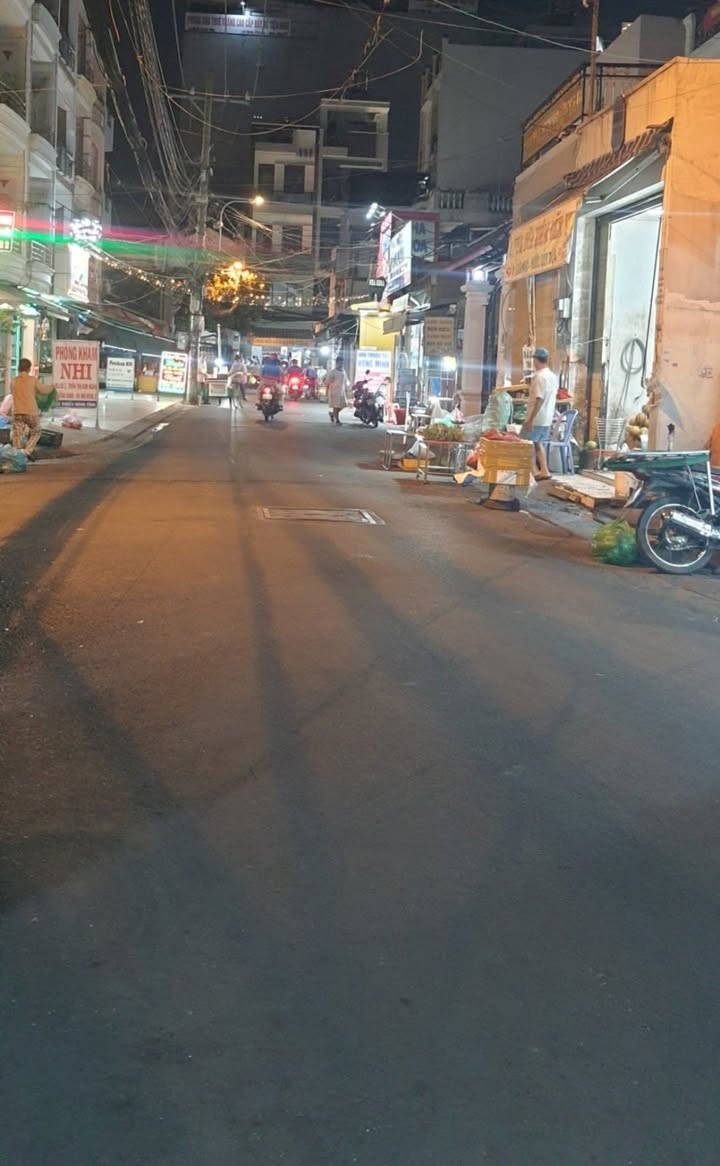 Biệt thự 4 tầng khu Tên Lửa, Bình Tân 236m² giá 19.5 tỷ - Giảm giá sốc ngay hôm nay!