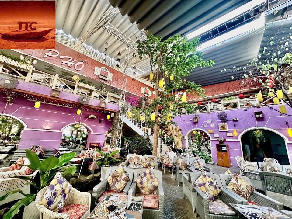 Cho thuê mặt bằng 2600m² Huỳnh Mẫn Đạt, Quận 5 - Phù hợp làm showroom, nhà hàng!