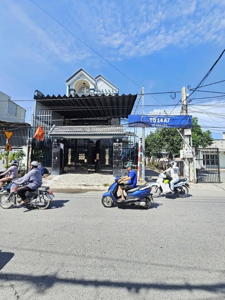 Nhà góc 2 mặt tiền đường Cây Da, Dĩ An 230m² giá 11.8 tỷ - Đầu tư sinh lời ngay!