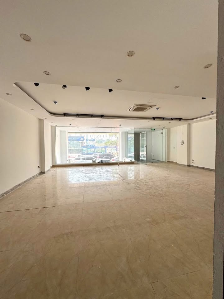 Văn phòng cho thuê Vạn Phúc, Hà Đông 150m² - Mặt tiền 10,5m, giá thỏa thuận!