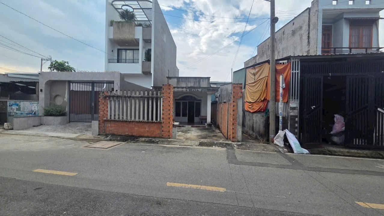 Nhà cấp 4 Hóc Môn 167m² giá 5.2 tỷ - Sổ hồng chính chủ, thương lượng!