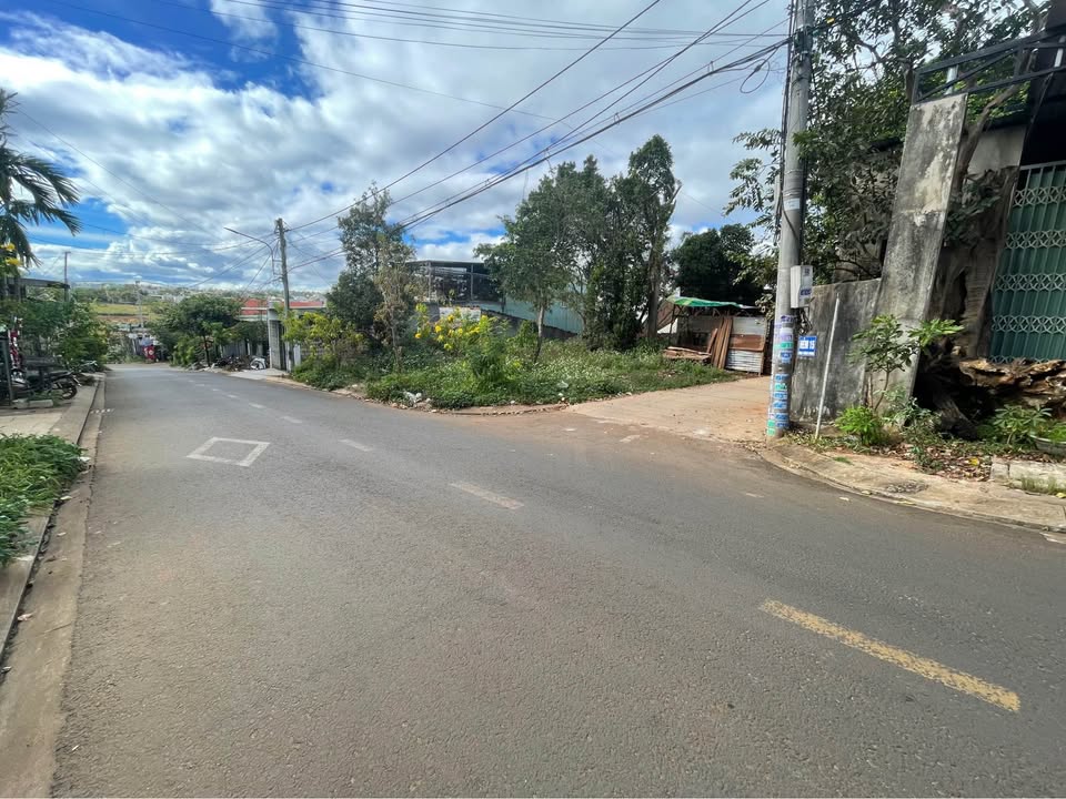 Nhà phố 1 mê Mạc Đăng Dung, 208m² giá 2 tỷ - Thiết kế hiện đại, hẻm xe hơi!