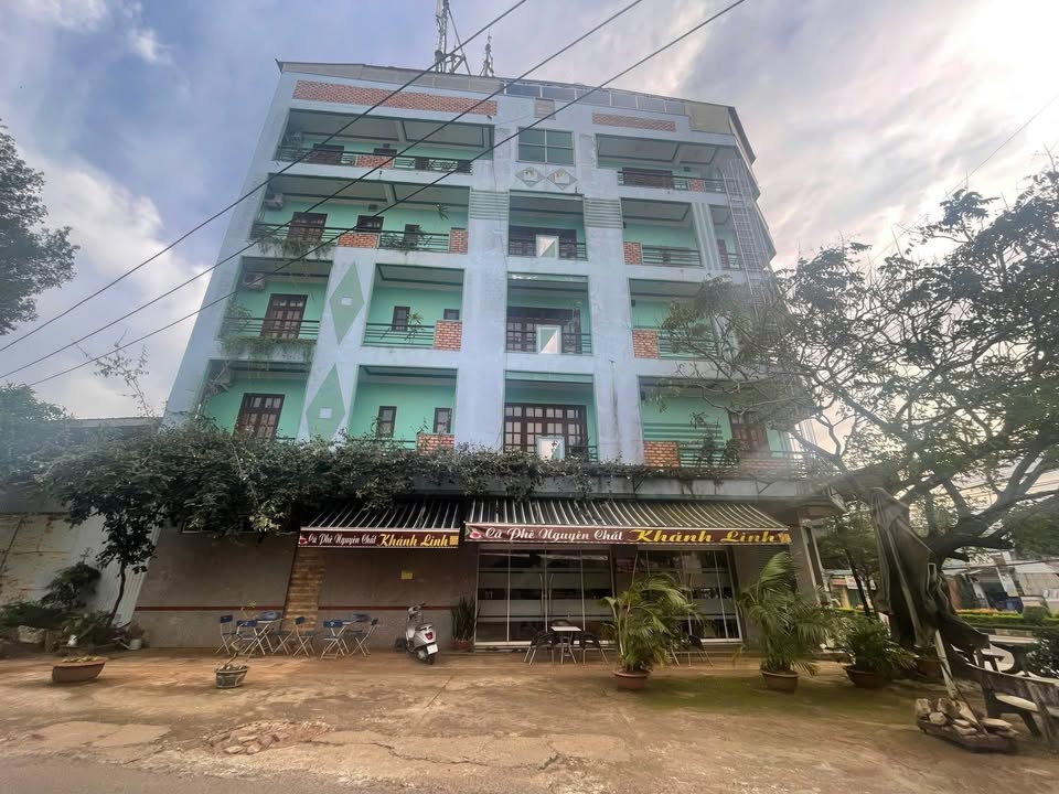 Tòa nhà góc 2 mặt tiền Phạm Văn Đồng, Pleiku 5 tầng giá 25 triệu - Cơ hội kinh doanh tuyệt vời!