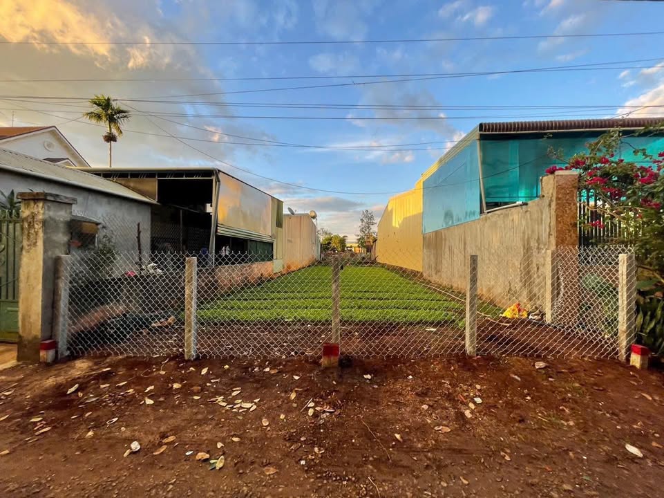 Đất nền hẻm 555 Phạm Văn Đồng, Pleiku 60m² - Giá tốt, khu dân cư đông đúc!