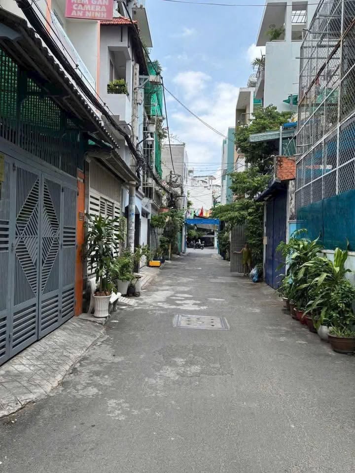 Nhà bán hẻm 49 Dương Thiệu Tước, Tân Quý, 54m² giá 5.35 tỷ - Chính chủ cần bán gấp!