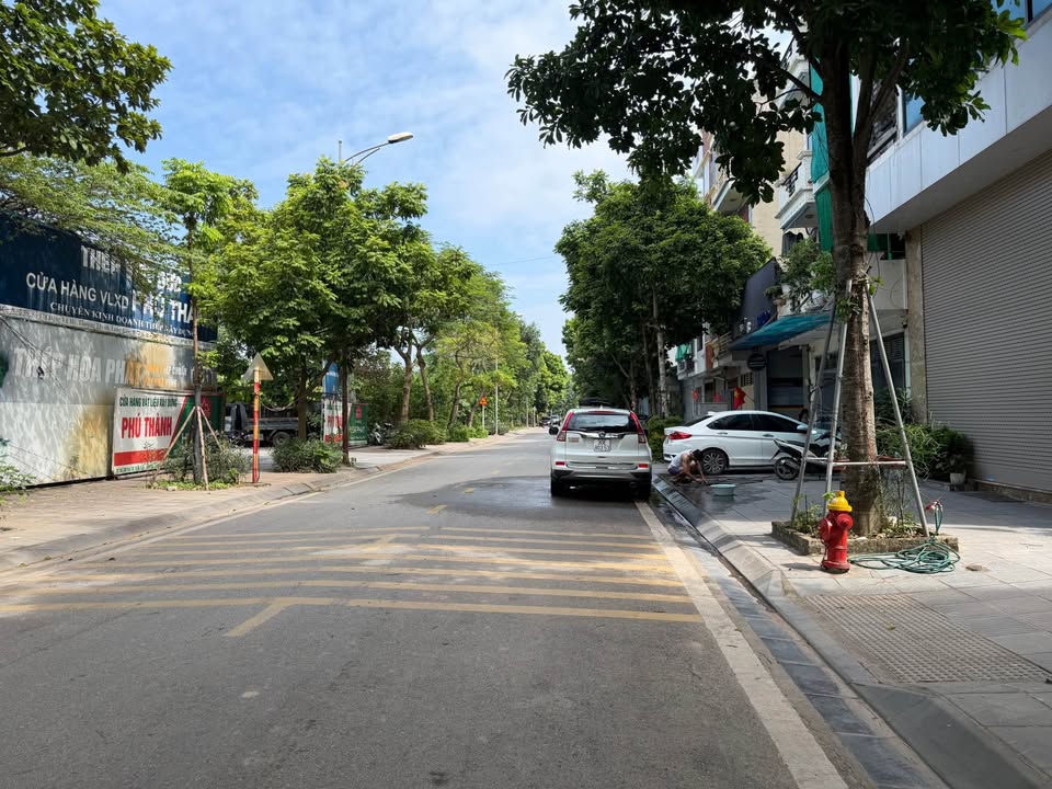 Đất nền chính chủ tại phường Thượng Thanh, Long Biên, 90m² - Vị trí đắc địa gần hồ điều hòa!