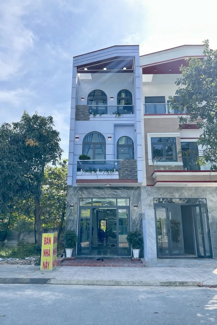 Nhà Phố 2 Lầu An Phú, Bình Dương 69m² - Full Nội Thất Cao Cấp!