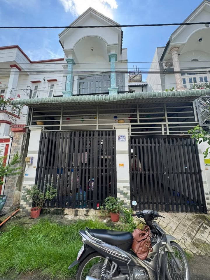 Nhà hẻm Bà Điểm, Hóc Môn 93m² giá 5.1 tỷ - Vị trí đắc địa, an ninh tốt!