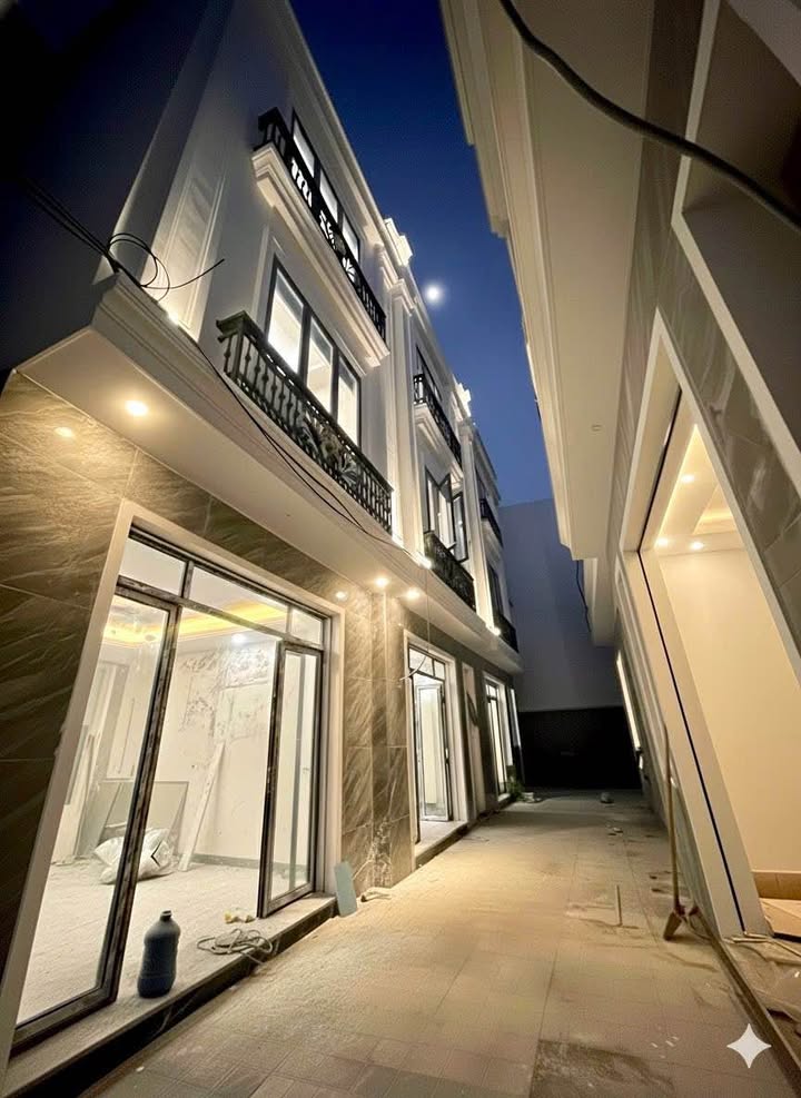 Nhà phố Hồ Sen - Lê Chân 47m² giá 3.89 tỷ - Vị trí đắc địa, tiện nghi đầy đủ!