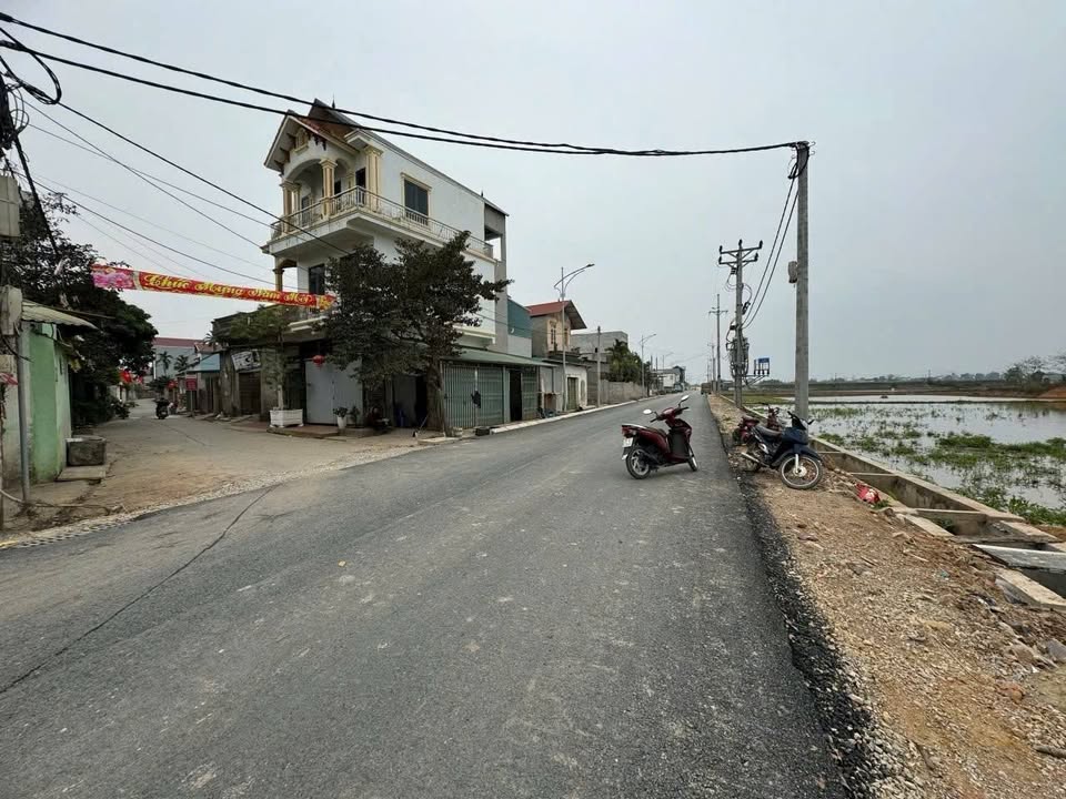 Nhà riêng xã Quảng Bị, Chương Mỹ 75m² giá 2 tỷ - Ô tô đỗ cửa, sổ đỏ chính chủ!