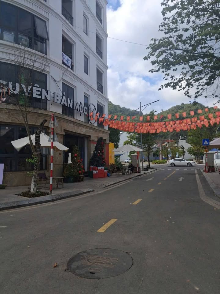 Nhà 5 tầng mặt kè suối tại Tô Hiệu 75m² giá 3 tỷ - Kinh doanh lý tưởng!