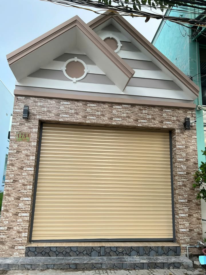 Nhà mặt tiền Lê Văn Phẩm, Mỹ Tho 76m² giá 5.6 tỷ - Phù hợp kinh doanh!