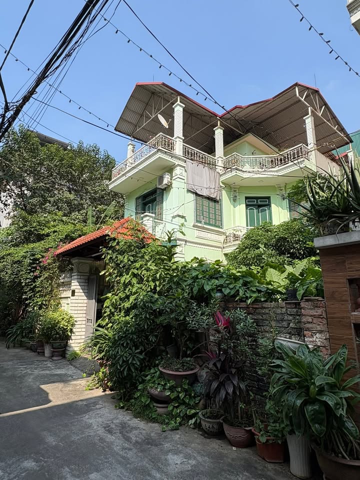 Biệt thự Hoa Lâm Long Biên 120m² mặt tiền 7m - Thiết kế cổ điển sang trọng