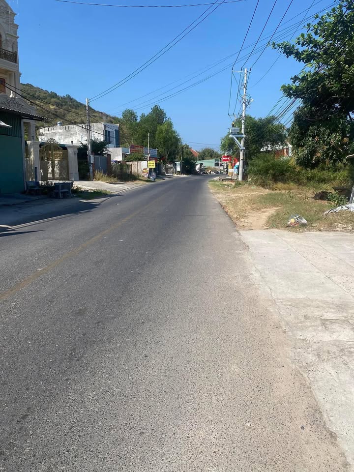 Nhà cấp 4 mặt tiền Nhựa, xã Long Hải, 186m² giá 3.2 tỷ - Cơ hội đầu tư hấp dẫn!