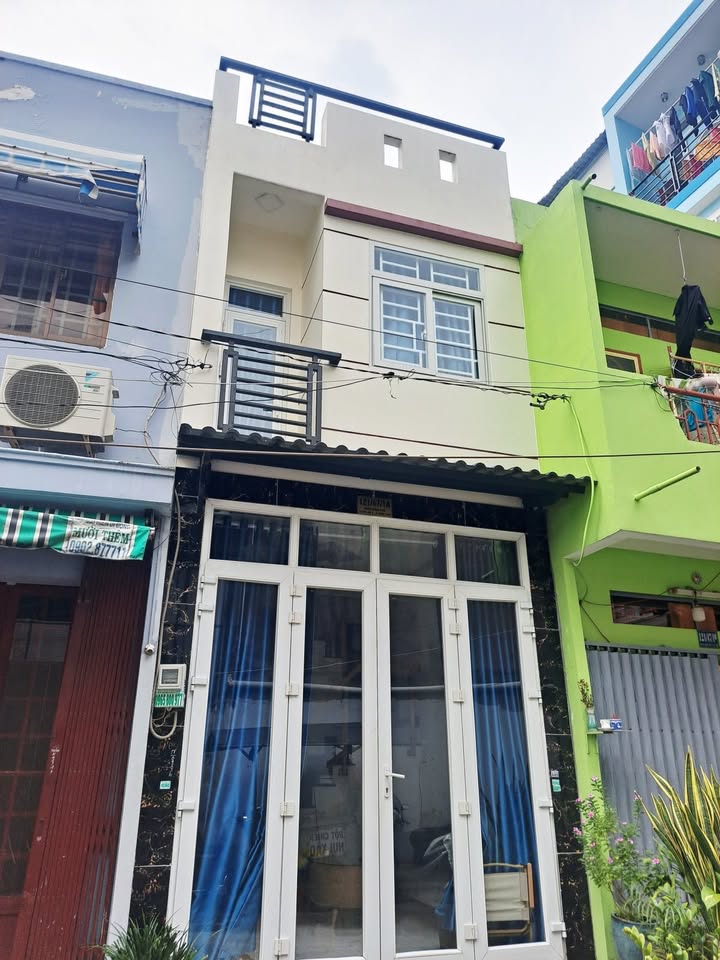 Nhà phố 2 tầng hẻm xe hơi Tên Lửa 22.5m² giá 3.45 tỷ - Sổ hồng chính chủ