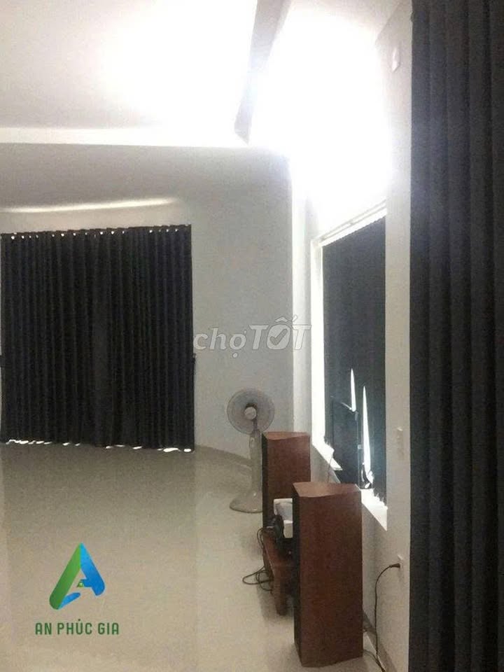 Nhà nguyên căn cho thuê mặt tiền Trịnh Lỗi 72m² giá 15 triệu - Không gian thoáng mát gần công viên