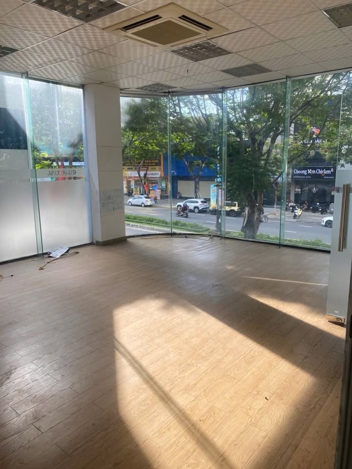 Cho thuê văn phòng cao cấp 104 triệu/tháng tại mặt tiền Nguyễn Văn Linh - Đà Nẵng