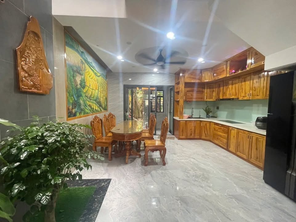 Nhà 4 tầng cho thuê đường Quách Thị Trang, Hòa Xuân 100m² - Phù hợp cho gia đình và văn phòng