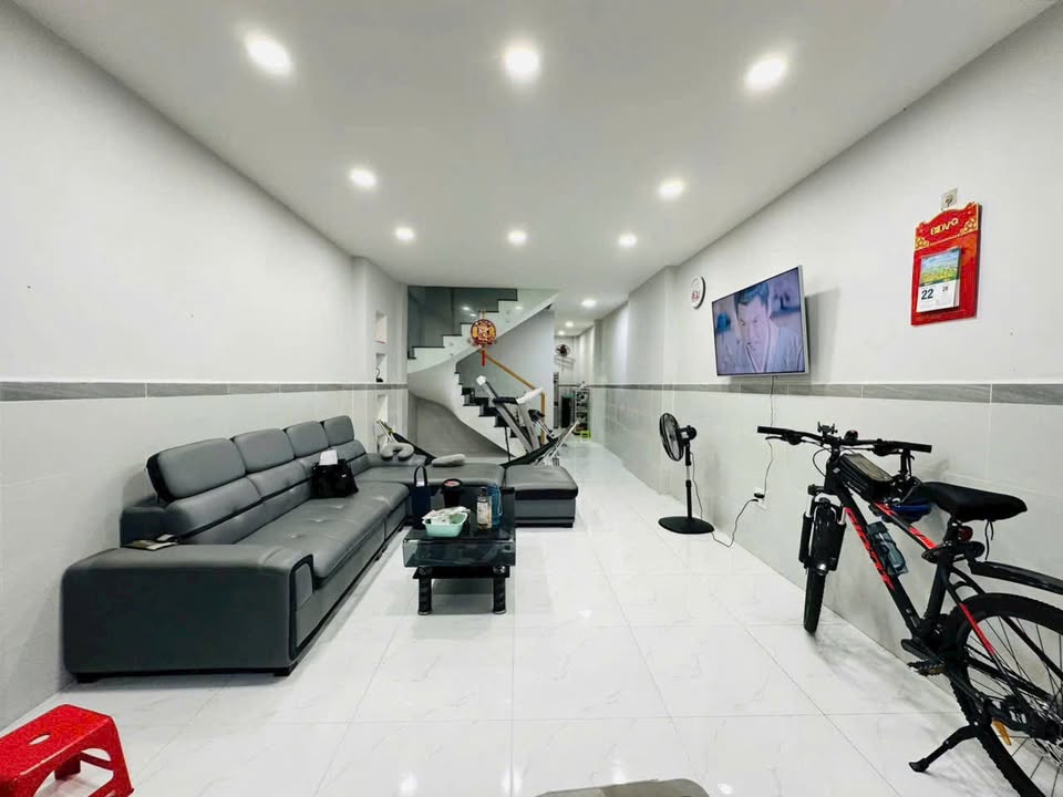 Nhà 4 tầng mặt tiền Thích Quảng Đức, Phú Nhuận 46m² - Chỉ 6 tỷ!