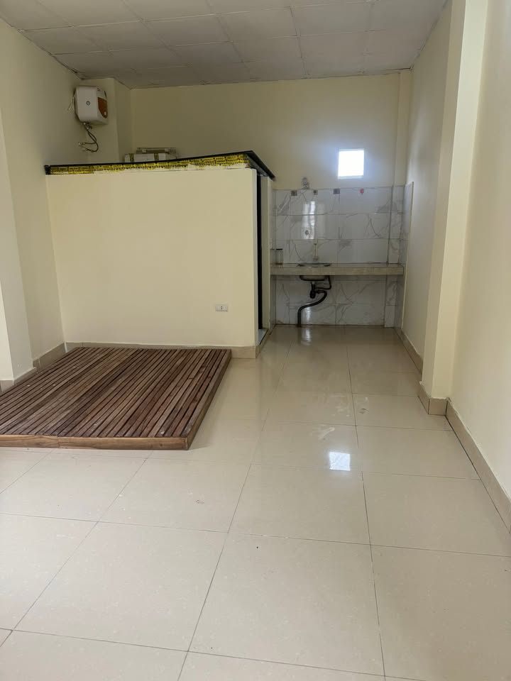 Phòng cho thuê tại ngõ 87 Yên Xá, 3 triệu/tháng - Thang máy, đầy đủ tiện nghi!