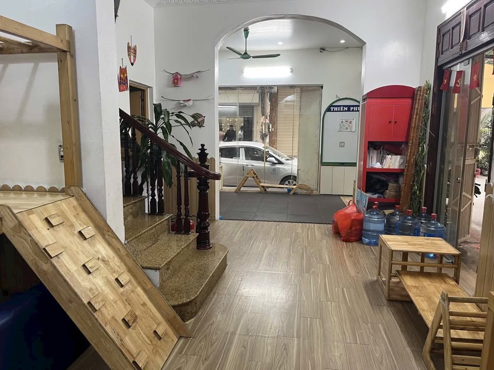 Nhà phố Quan Nhân, Cầu Giấy 62m² giá 32.5 tỷ - Lô góc 2 mặt đường ô tô tránh!