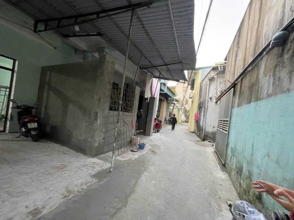 Nhà cấp 4 2 phòng ngủ tại phường Đông Sơn 100m² giá 2 tỷ - Bán gấp, ô tô vào tận nơi!