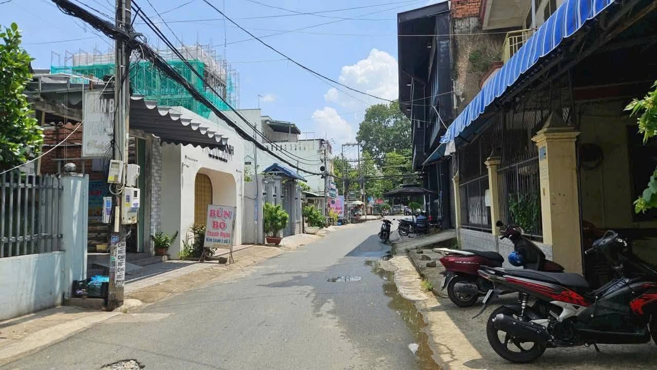 Nhà + Đất Tam Hiệp 93m² giá 4.1 tỷ - Đường ô tô, tiện ích đầy đủ!