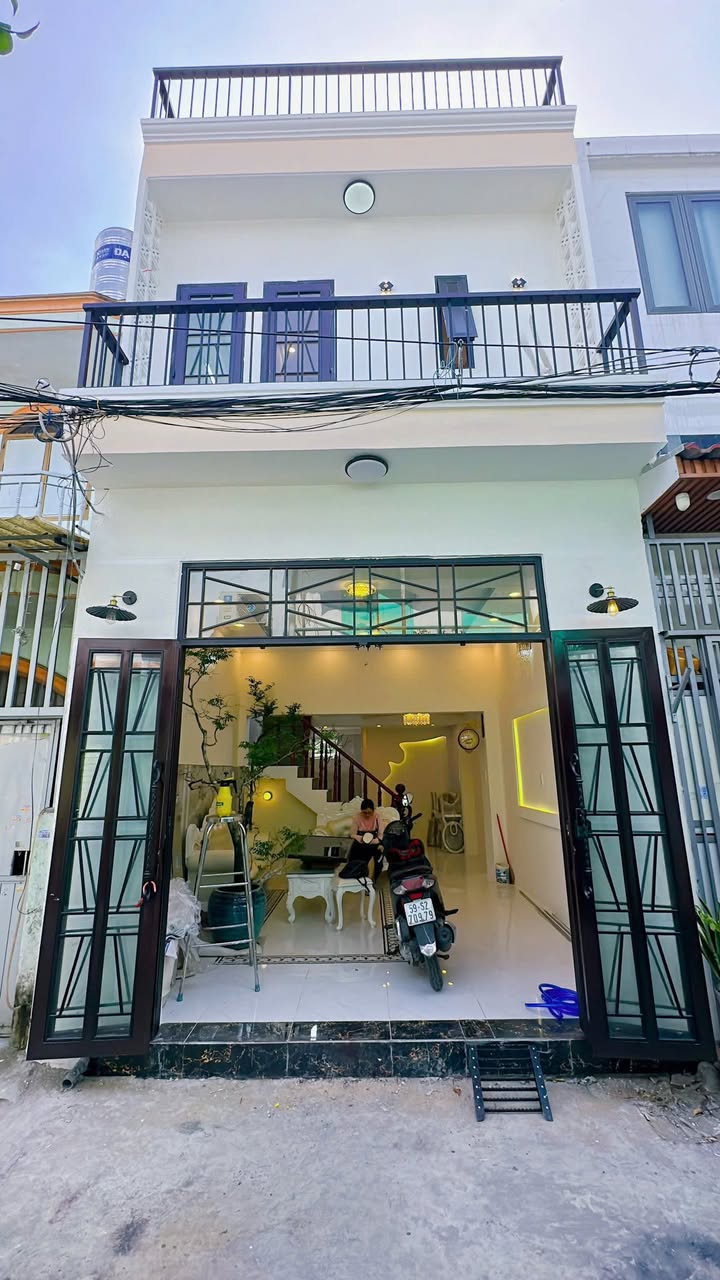 Nhà cho thuê hẻm đường Đông Bắc, Tân Chánh Hiệp, Quận 12 - Nội thất đầy đủ, chỉ 12 triệu/tháng!