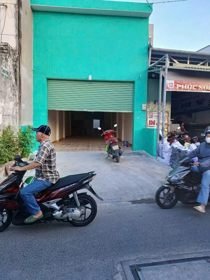 Cho thuê mặt tiền Thạnh Xuân 18, Quận 12, 125m² - Giá chỉ 11 triệu/tháng!