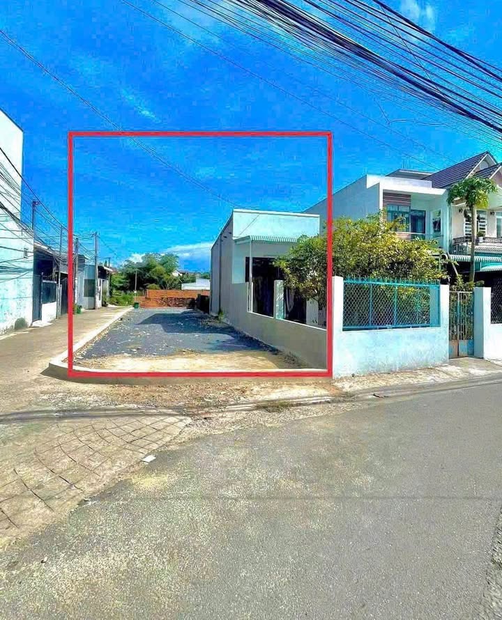 Lô đất góc 2 mặt tiền KP9, Tân Phong 142m² giá chỉ 3 tỷ - Cơ hội vàng đầu tư!