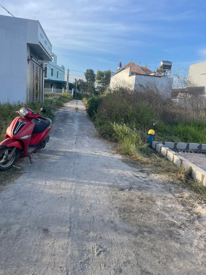 Đất nền Phường Bình Tân 112m² giá 950 triệu - Khu dân cư đông đúc, giao thông thuận lợi!