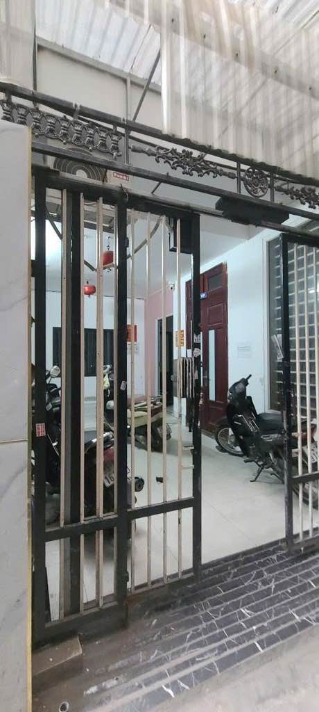 Nhà phố cho thuê Cầu Giấy 60m² giá 16.5 tỷ - Dòng tiền ổn định, kín phòng!
