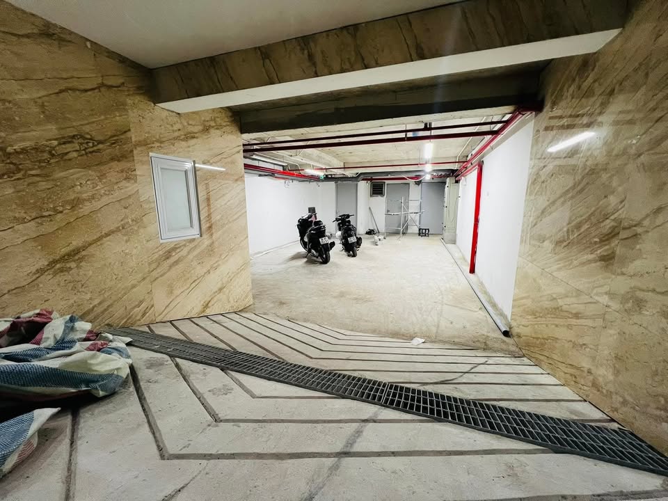 Building 10 tầng 118m² tại Lạc Long Quân, Tây Hồ - Đầu tư sinh lời ổn định!