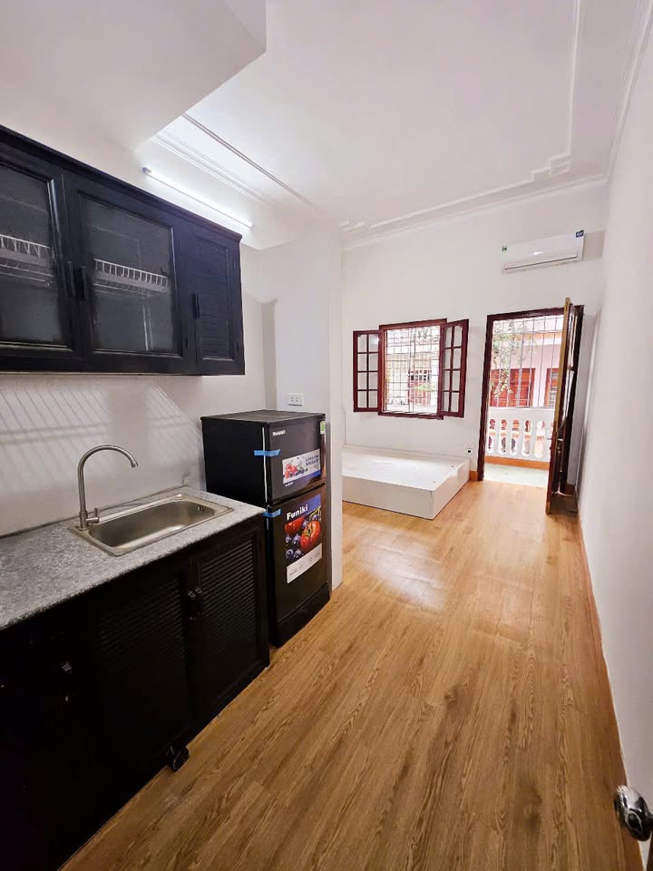 Phòng cho thuê tầng 2 Ngõ 612 Đê La Thành, Đống Đa - Nội thất đầy đủ, vào ở ngay!