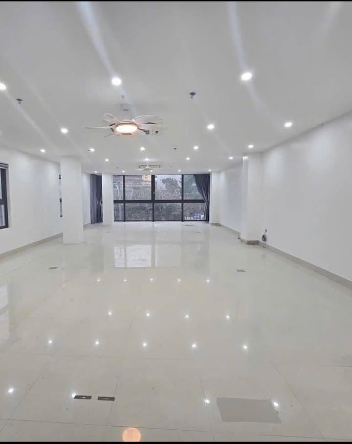Cho thuê văn phòng tầng 2 tại 97 đường Nam Thành, Ninh Bình - Diện tích 110m², giá thỏa thuận!