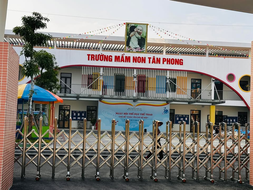 Nhà phố Tân Phong, Cổ Nhuế 60m² giá 9.5 tỷ - Kinh doanh sầm uất!