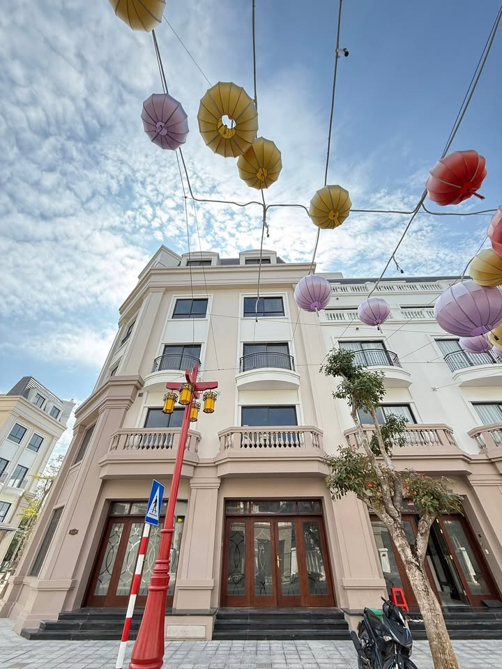 Shophouse Vinhomes Móng Cái 75m² giá 4 tỷ - Đầu tư sinh lời vượt trội!