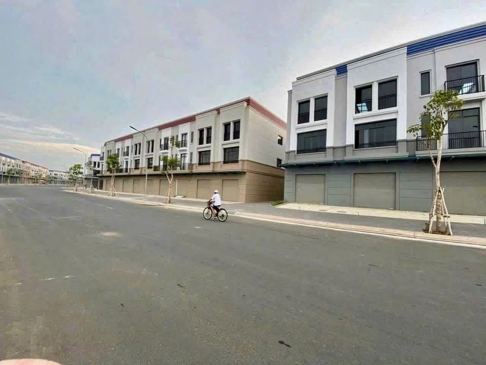 Nhà thô 1 trệt 2 lầu tại KĐT Tây Sông Hậu 107m² giá 6 tỷ - Cơ hội vàng đầu tư!