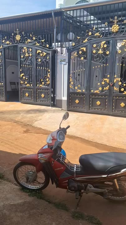 Nhà hẻm 125 Hàn Mặc Tử, Pleiku 150m² giá 2.1 tỷ - Bán gấp, vị trí thuận lợi!