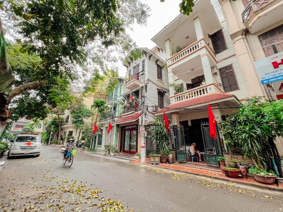 Nhà lô góc 6 tầng đường Nguyễn Cảnh Dị, 54m² giá 23 tỷ - Kinh doanh sầm uất!