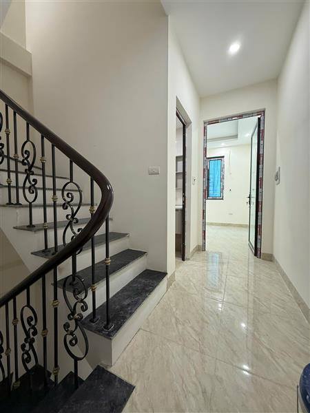 Nhà Định Công 35m² giá 9.3 tỷ - Thiết kế hiện đại, tiện nghi