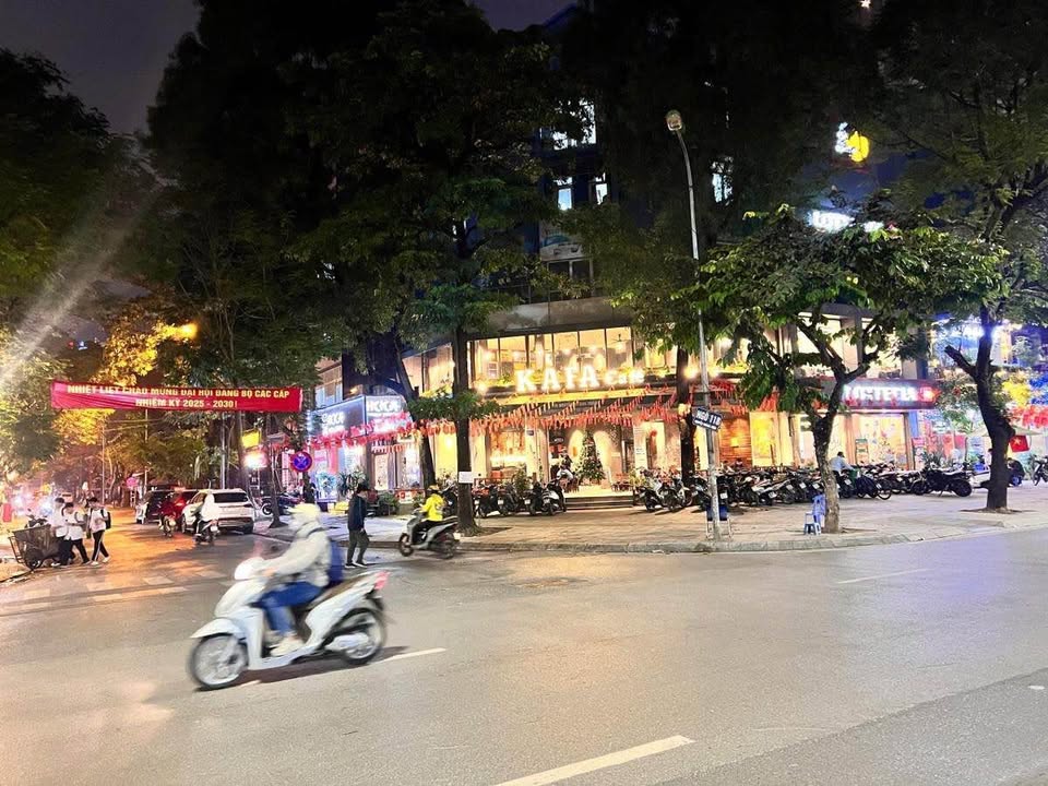 Cho thuê mặt bằng kinh doanh Nguyên Hồng, Ba Đình 80m² - Kinh doanh đỉnh cao!