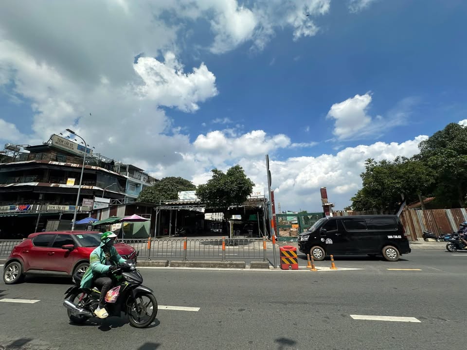 Kho cho thuê mặt tiền đường C12, Tân Bình 1800m² - Vị trí đắc địa, giá thuê hấp dẫn!