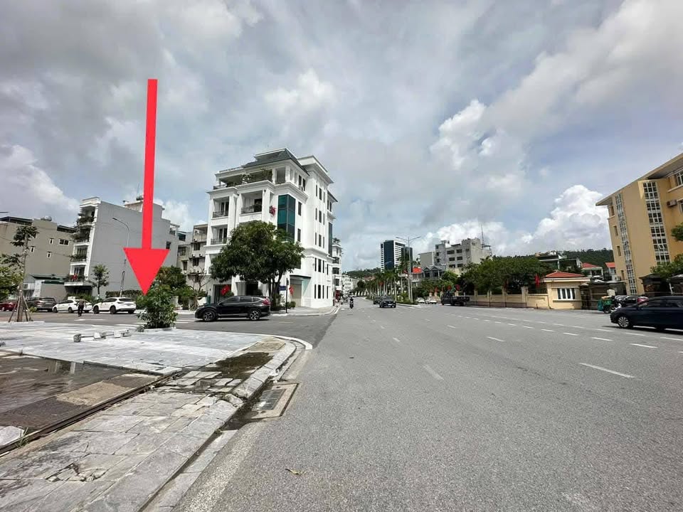 Đất mặt tiền Nguyễn Thượng Hiền Hạ Long 90m² giá 11 tỷ - Hướng biển tuyệt đẹp!