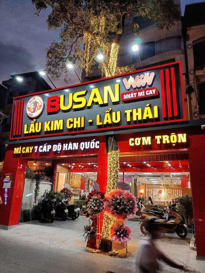 Mặt bằng kinh doanh phố Trần Quốc Hoàn, Cầu Giấy 120m² - Vị trí đắc địa, sẵn sàng cho mọi mô hình