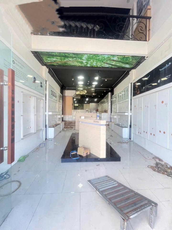 Nhà nguyên căn mặt tiền 2/4 Vĩnh Hải, Nha Trang 110m² giá 20 triệu - Thích hợp làm văn phòng, showroom!