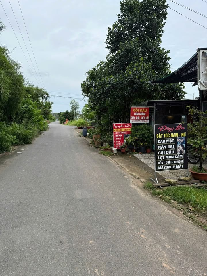 Đất Phú An Bến Cát 400m² giá 3.35 tỷ - Đường nhựa 6m, dân cư đông đúc!