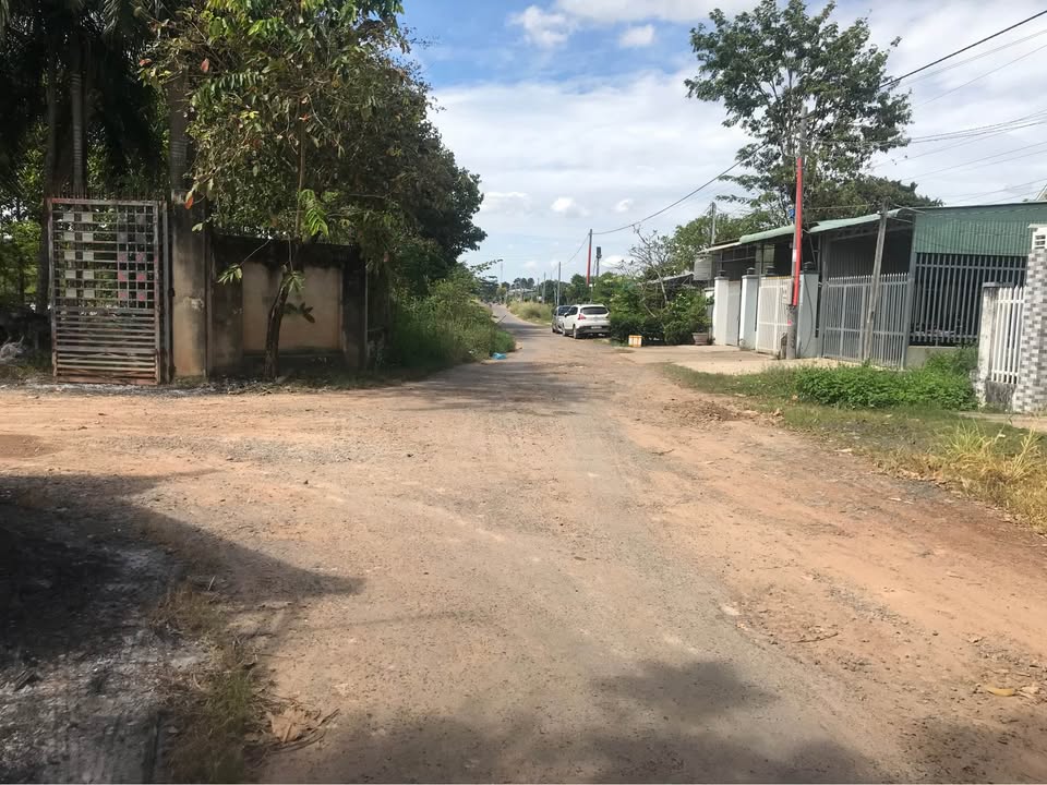 Đất chính chủ Ninh Thạnh Tây Ninh 250m² giá 2.7 tỷ - Nhà hướng Nam, đường bê tông 8m